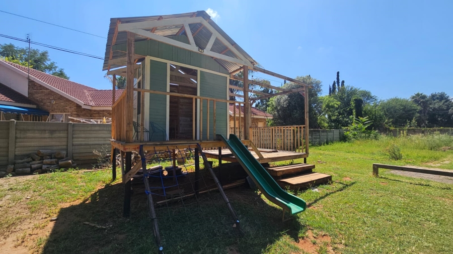 8 Bedroom Property for Sale in Irene Park North West